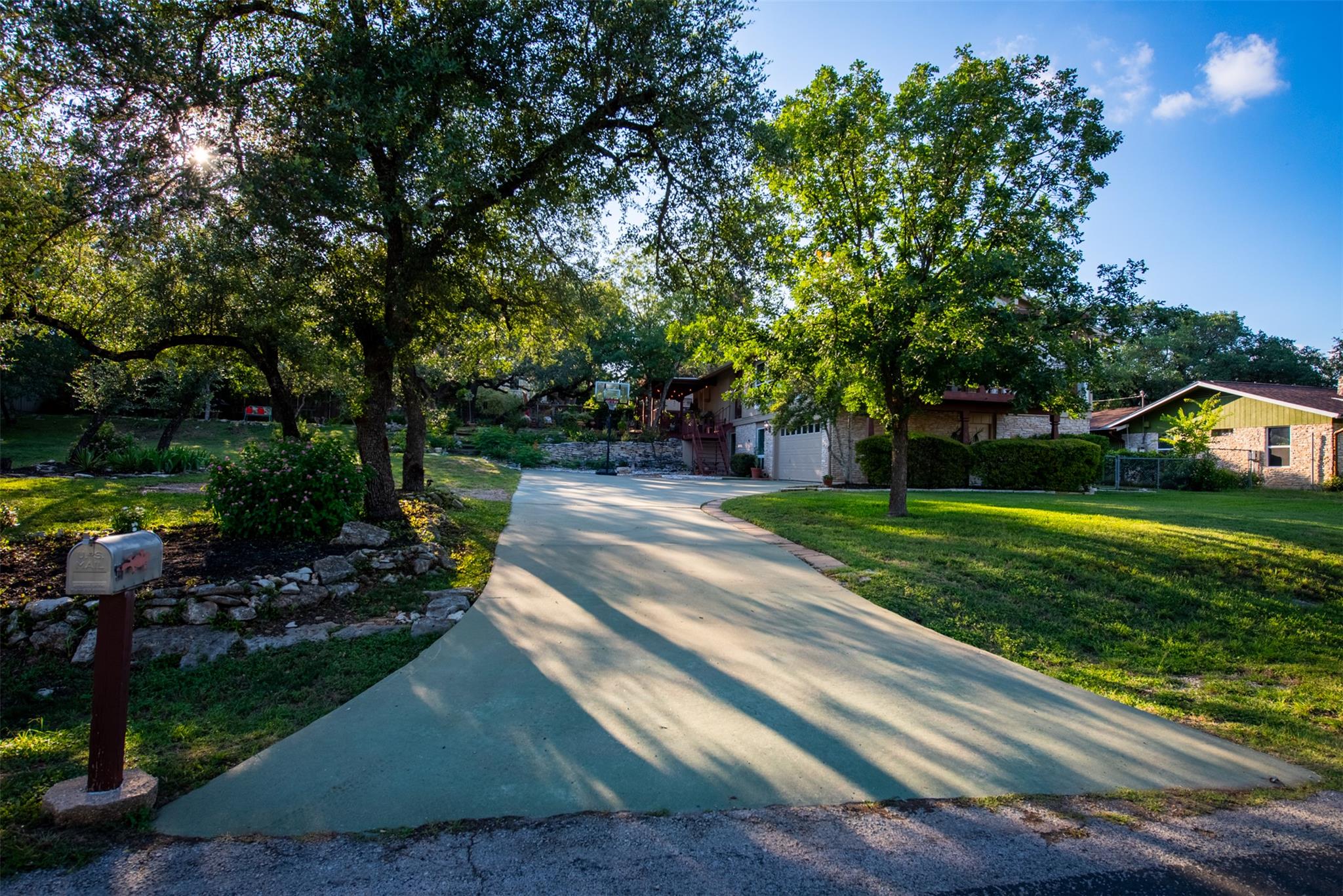 5504 Lands End St Property Photo 3