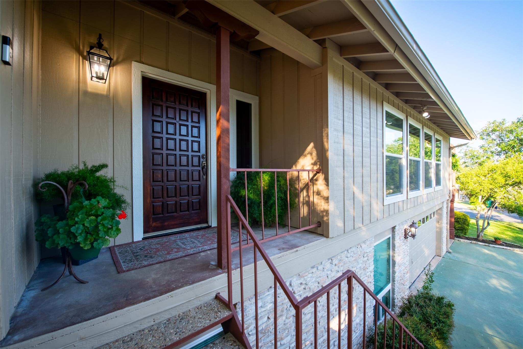 5504 Lands End St Property Photo 5