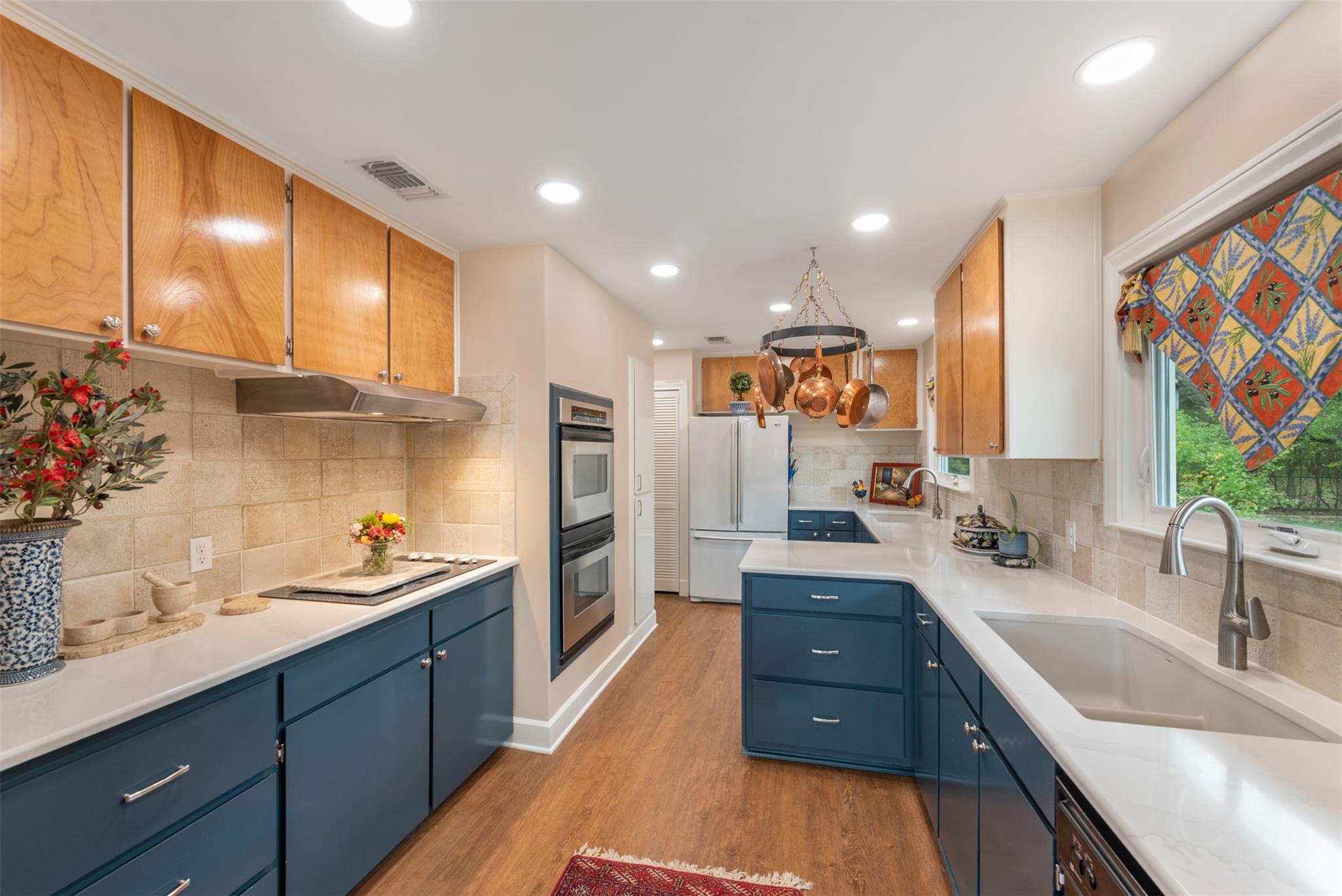 5504 Lands End St Property Photo 12