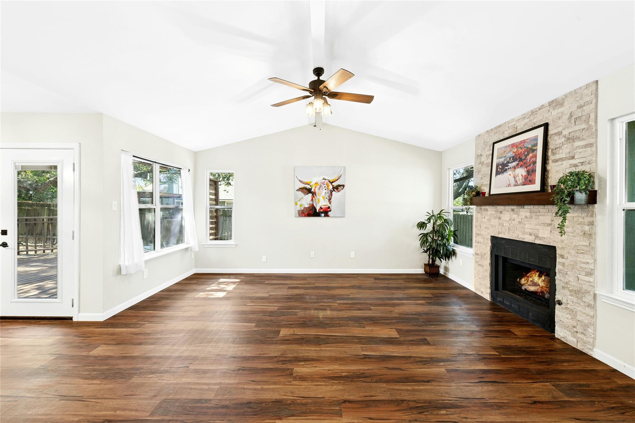 12904 Garfield Ln Property Photo 11