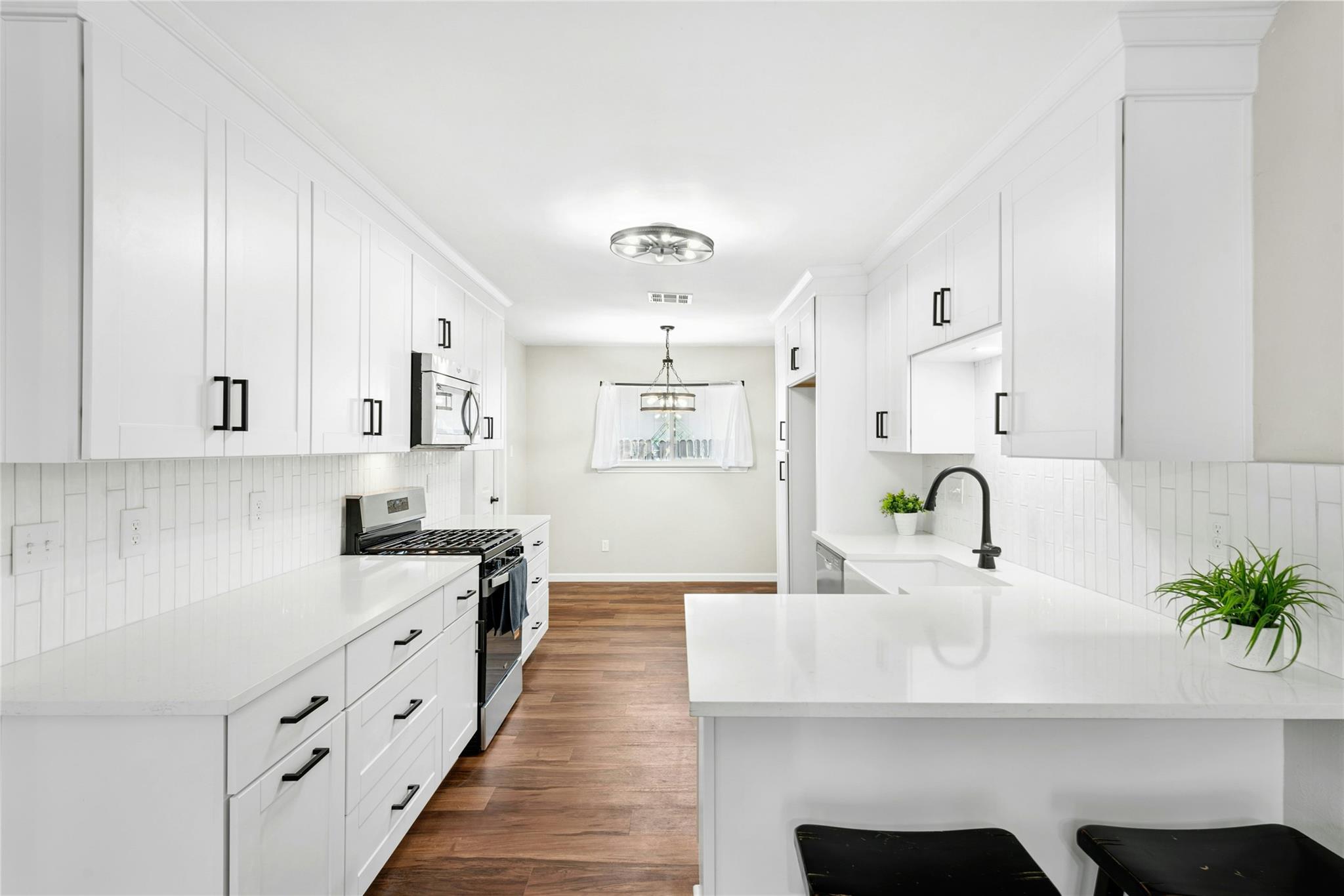 12904 Garfield Ln Property Photo 16