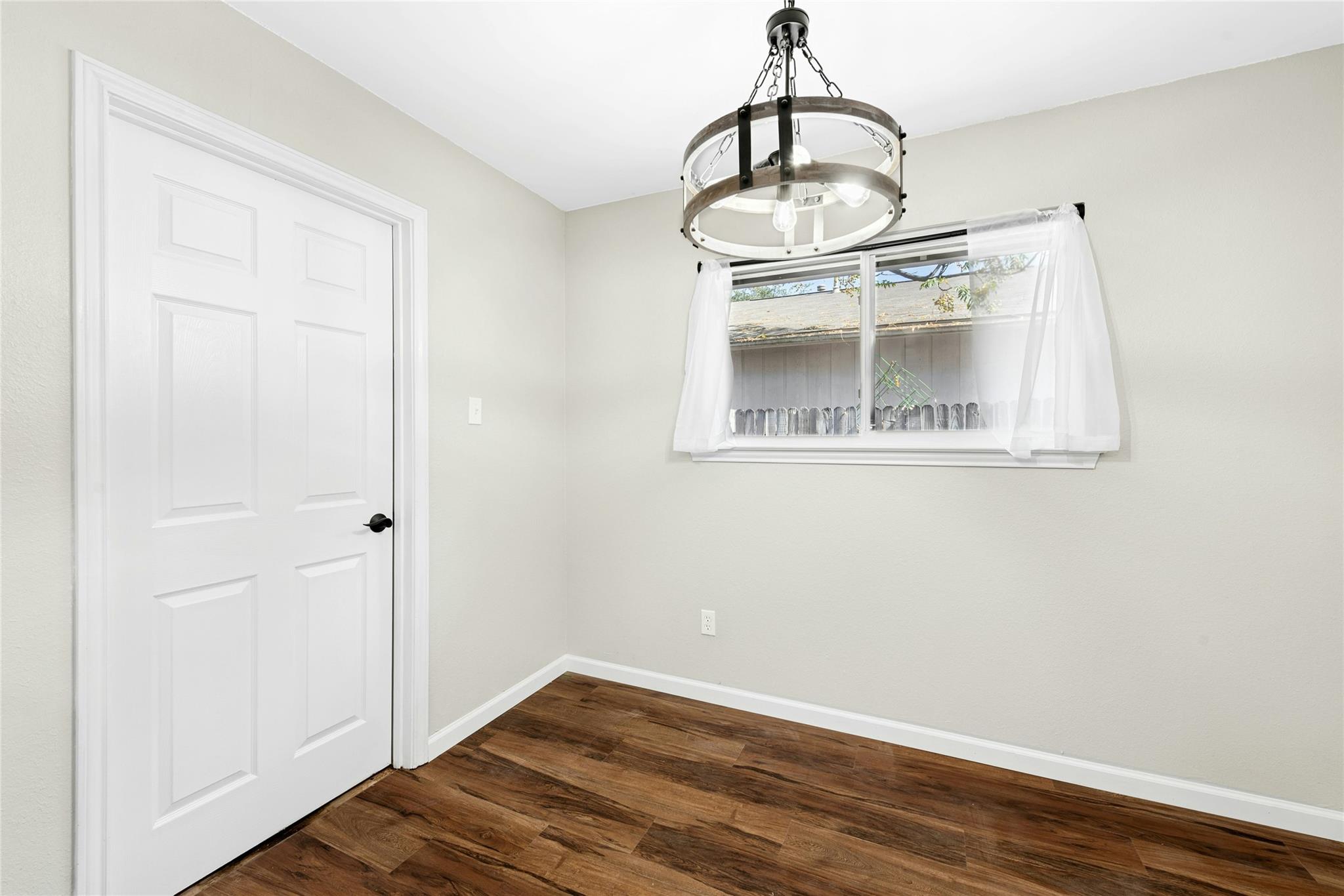 12904 Garfield Ln Property Photo 20