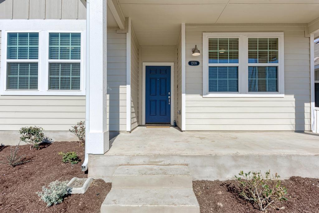 1209 Goforth Rd Property Photo 4