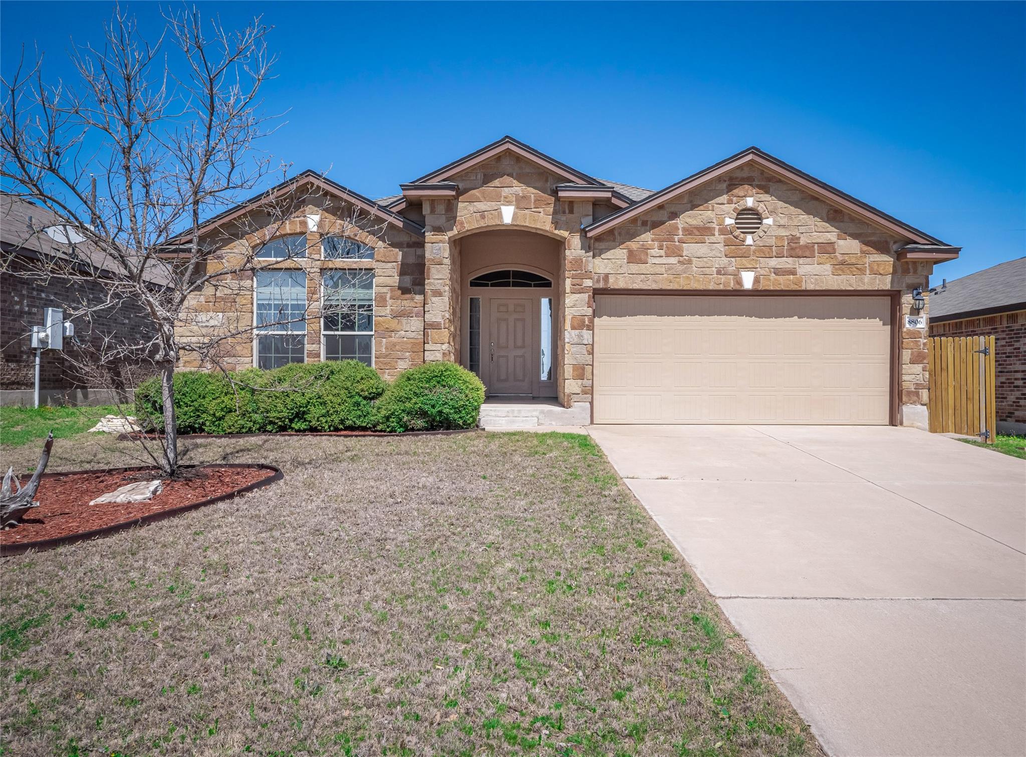 8806 Misty Pine Dr Property Photo