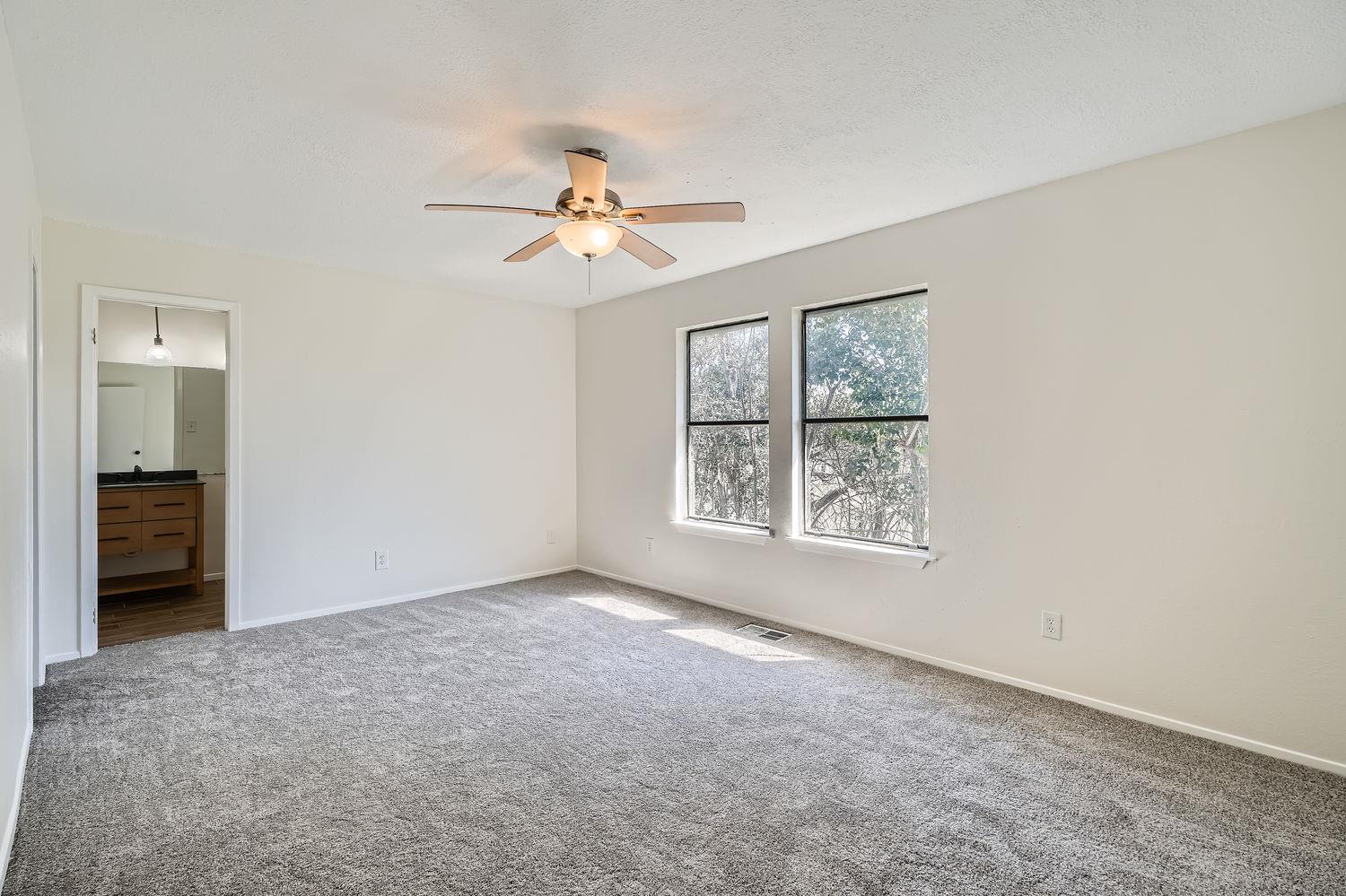 109 W Mockingbird Ln A2 Property Photo 16