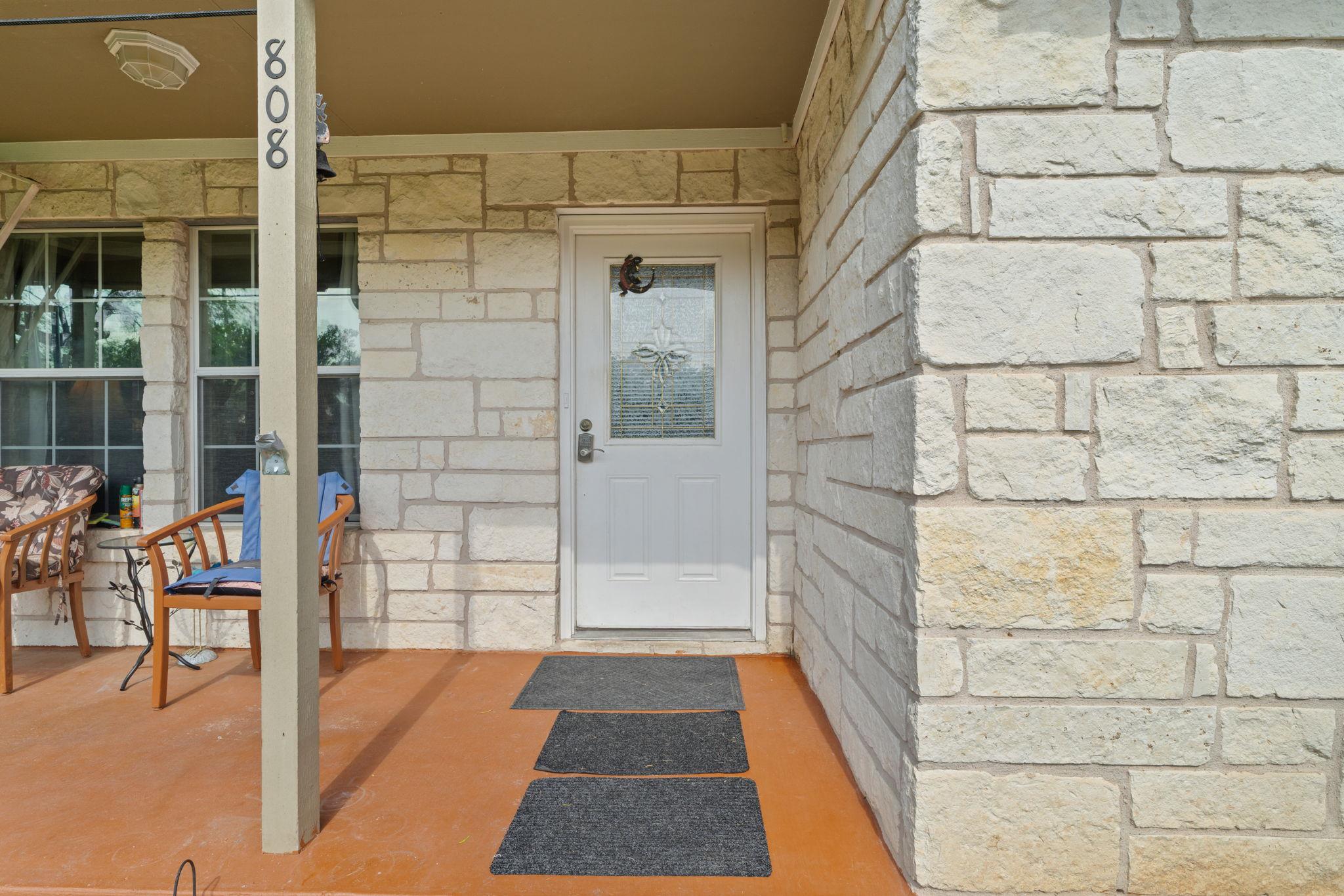 808 Pecan Ln Property Photo 4