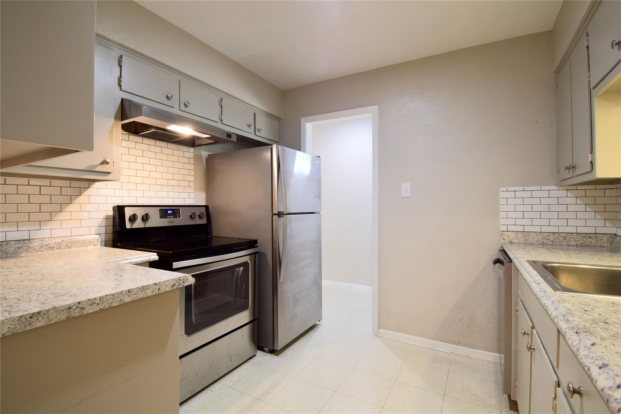 5936 Cherry Loop #b Property Photo 8