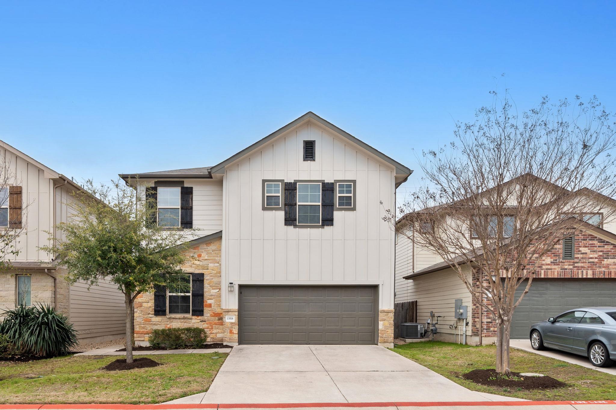 Amber Oaks Real Estate Listings Main Image