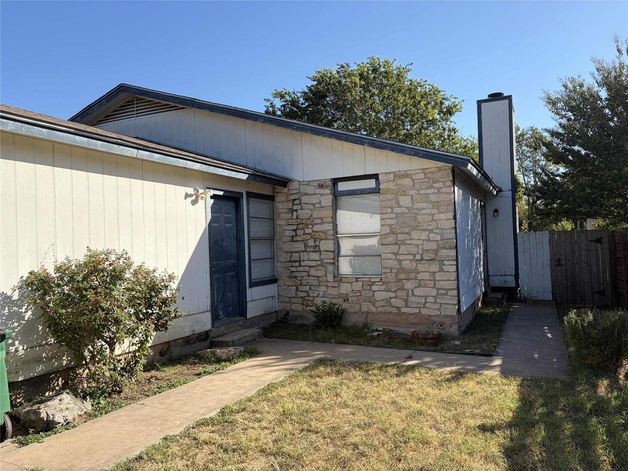 8710 Piney Point Dr #a Property Photo 1