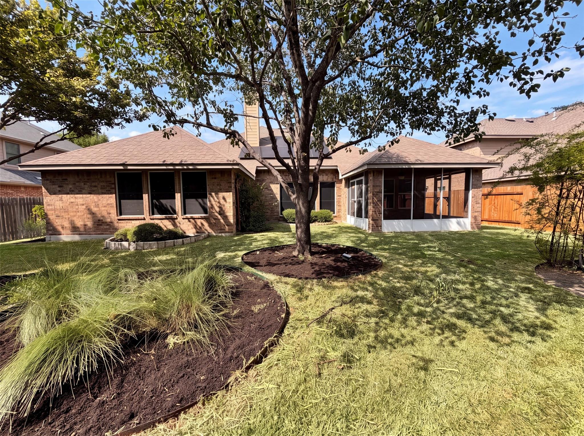 13804 Long Shadow Dr Property Photo 5