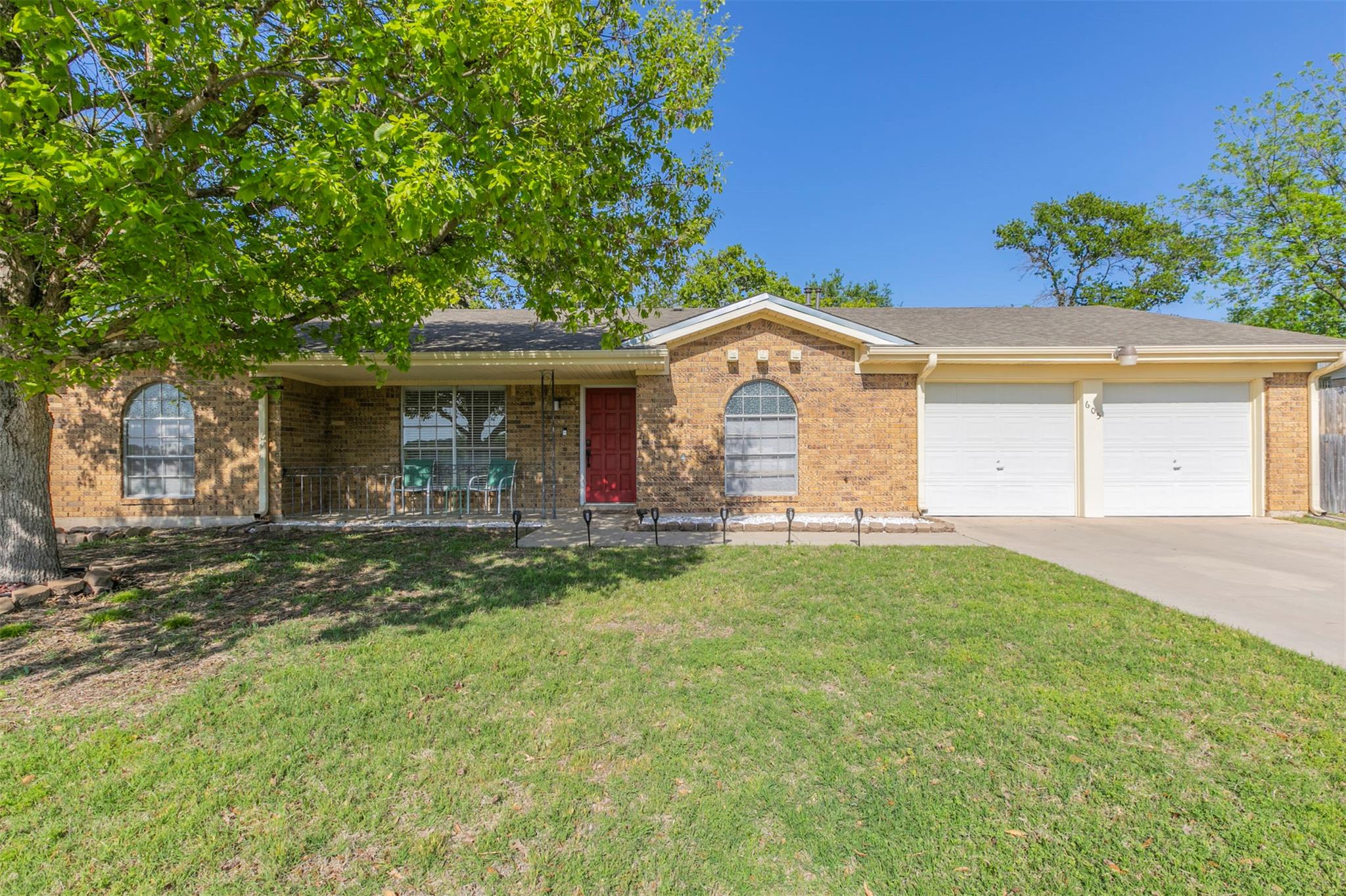 605 Manning Dr Property Photo