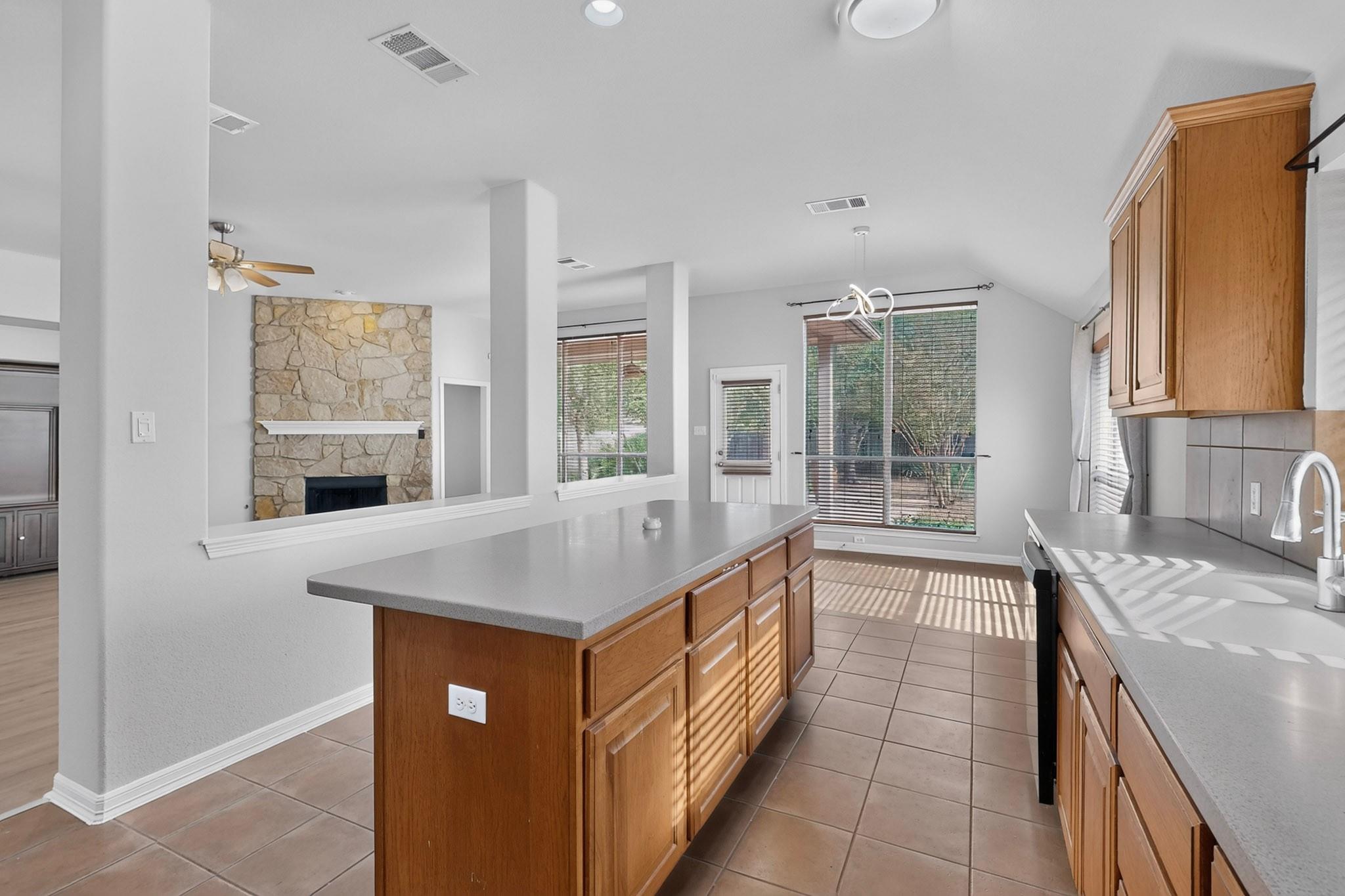 13809 Field Spar Dr Property Photo 10