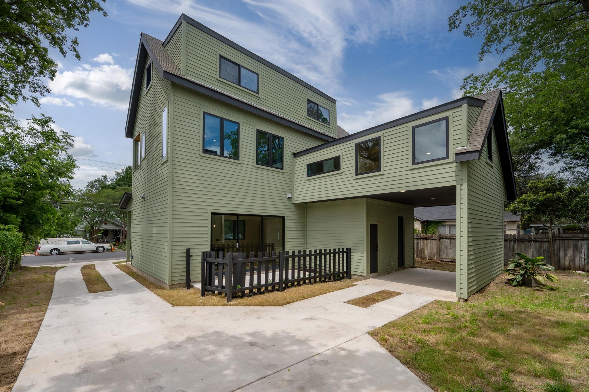 818 Stark St #a Property Photo 3