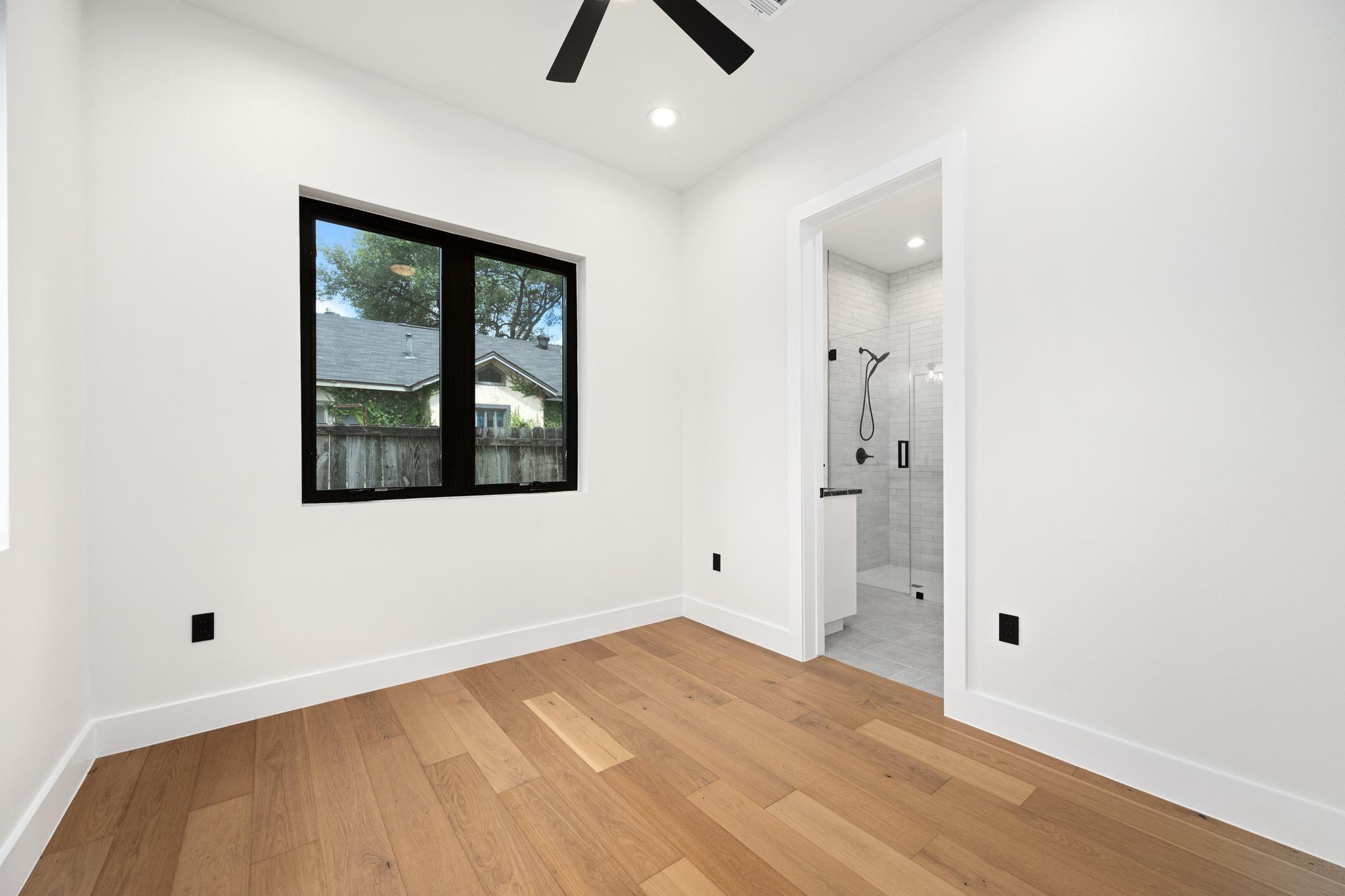 818 Stark St #a Property Photo 17
