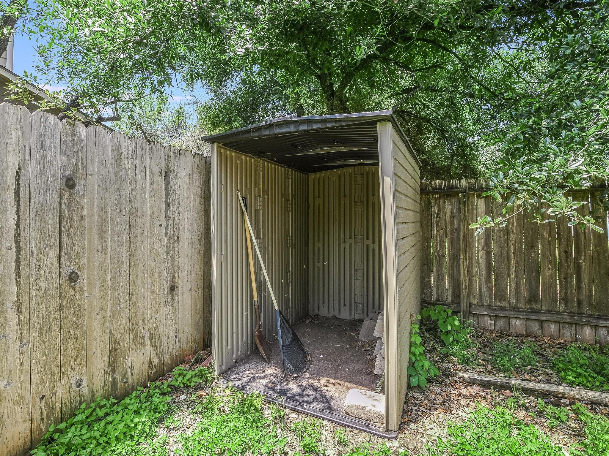 806 Sunny Ln Property Photo 23