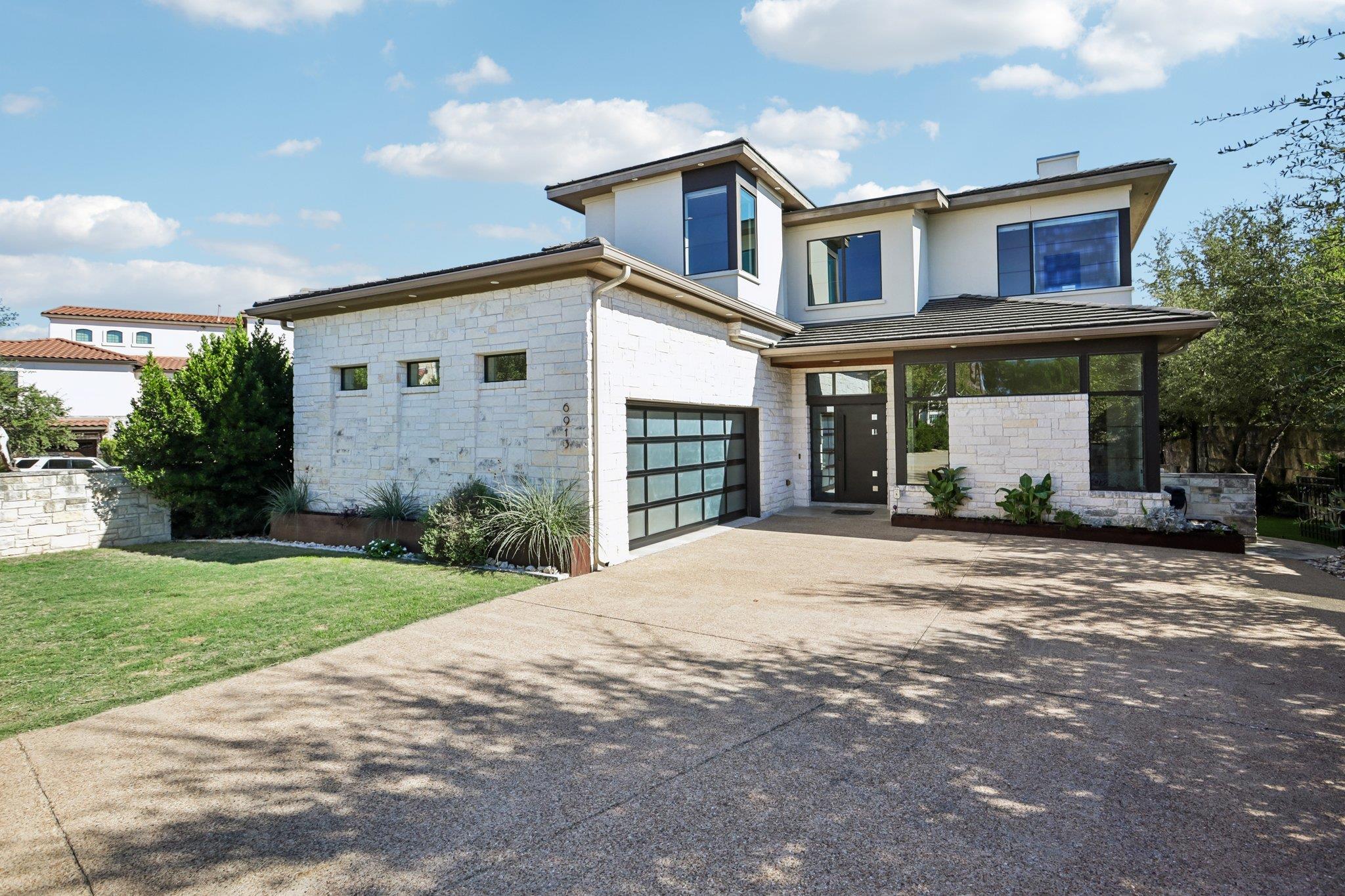 6913 Cielo Azul Pass Property Photo 1