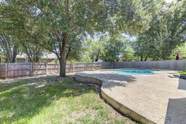 1717 Apache Trl Property Photo 3
