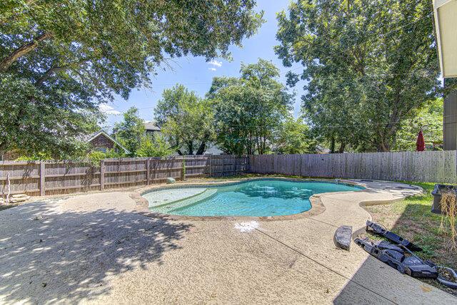 1717 Apache Trl Property Photo 4