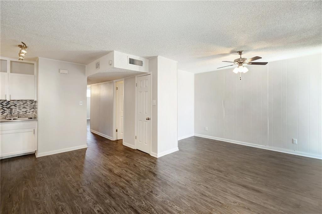 2900 Cole St #210 Property Photo 6