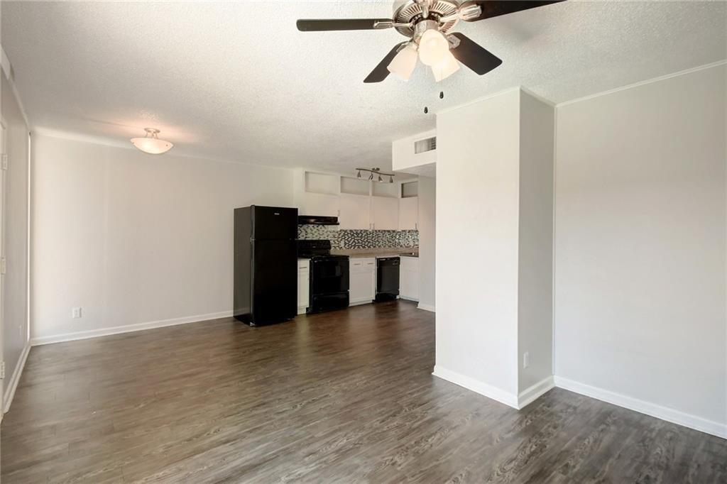 2900 Cole St #210 Property Photo 7