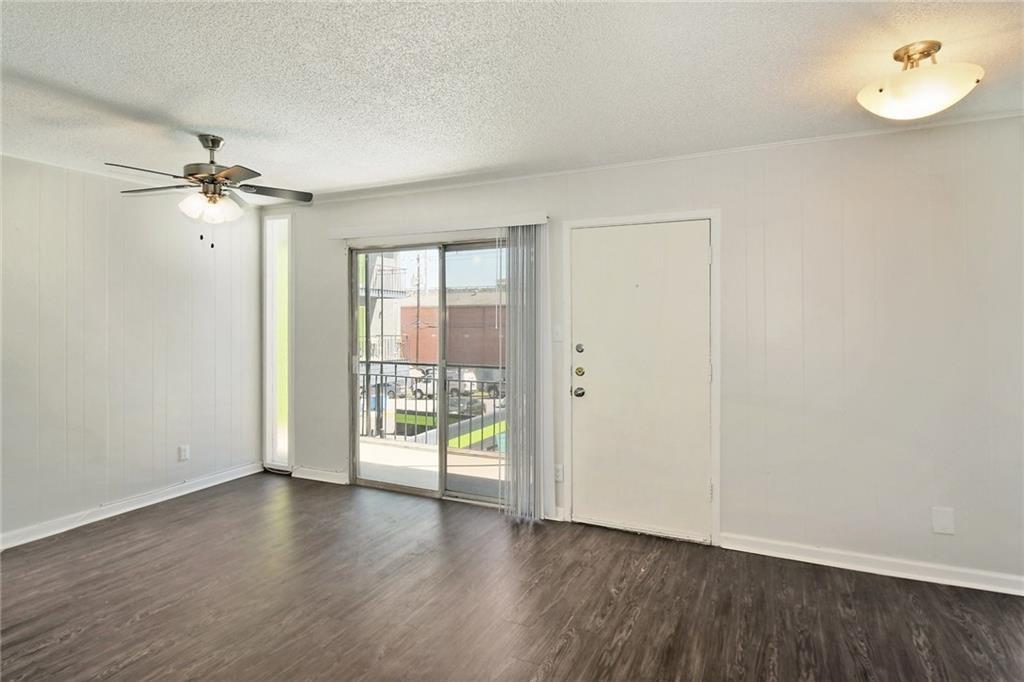 2900 Cole St #210 Property Photo 8