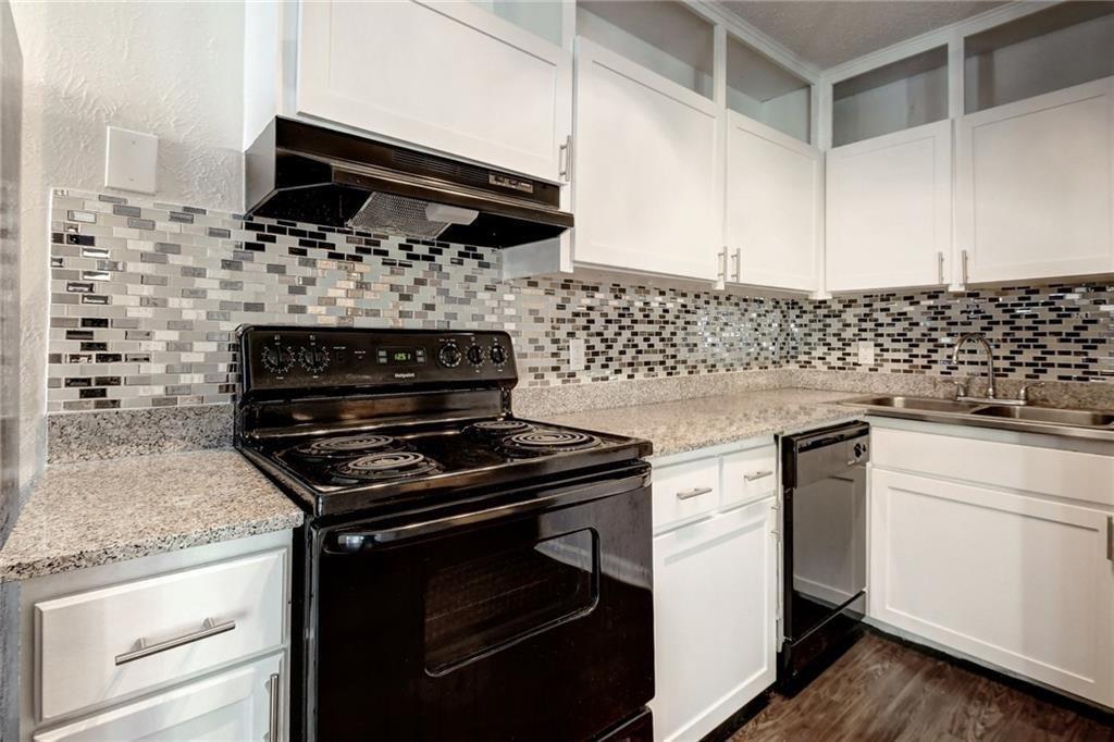 2900 Cole St #210 Property Photo 12