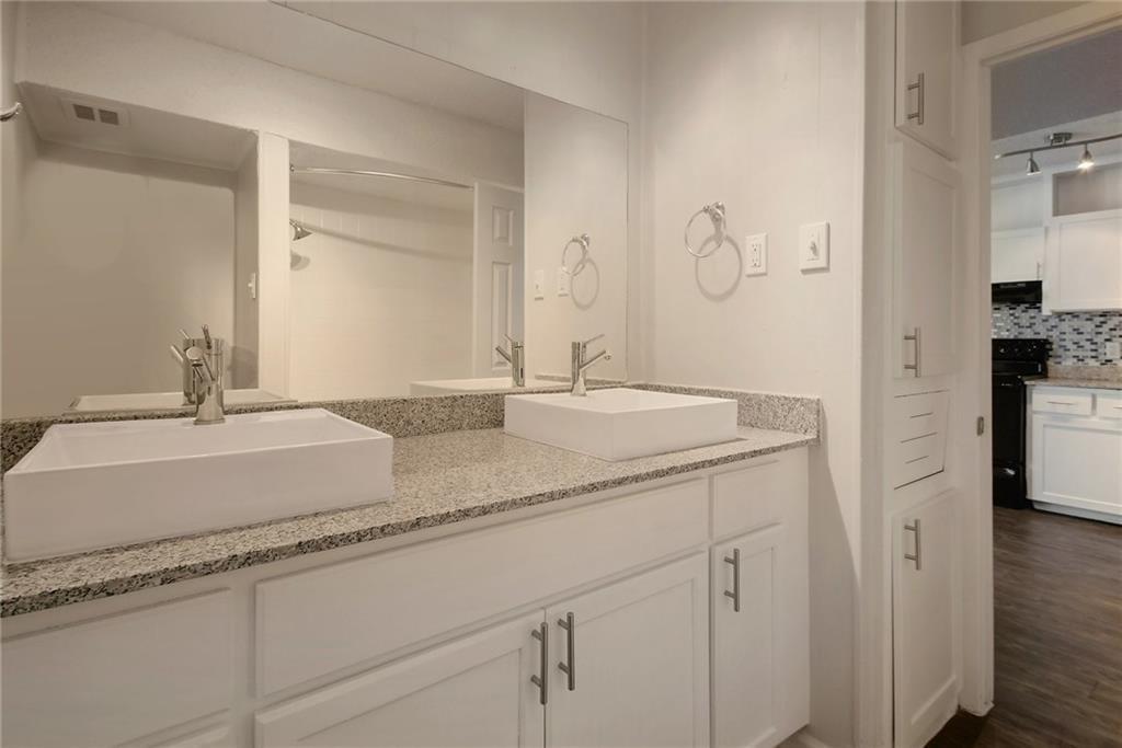 2900 Cole St #210 Property Photo 21