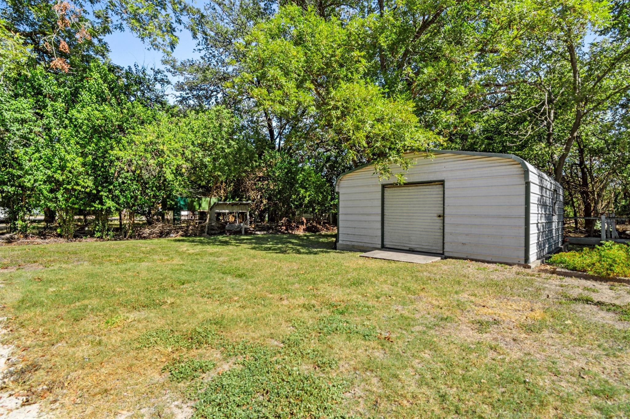 527 W San Antonio St Property Photo 38