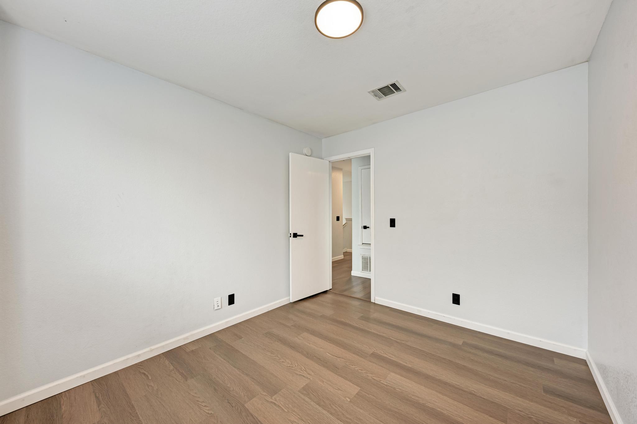 125 Holland St Property Photo 34
