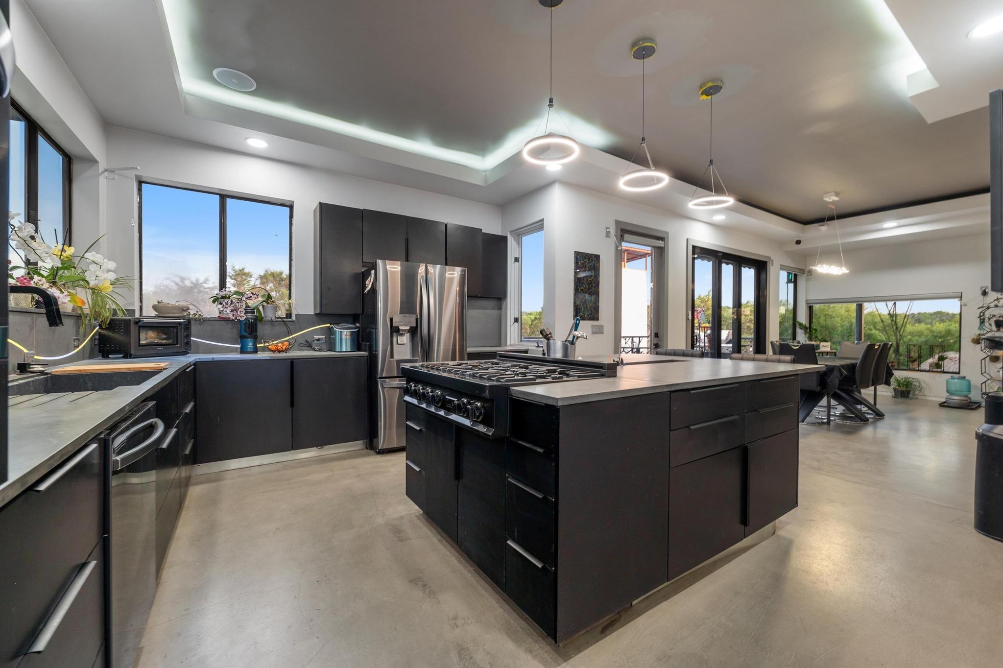 22515 Hazy Hollow Cv Property Photo 31