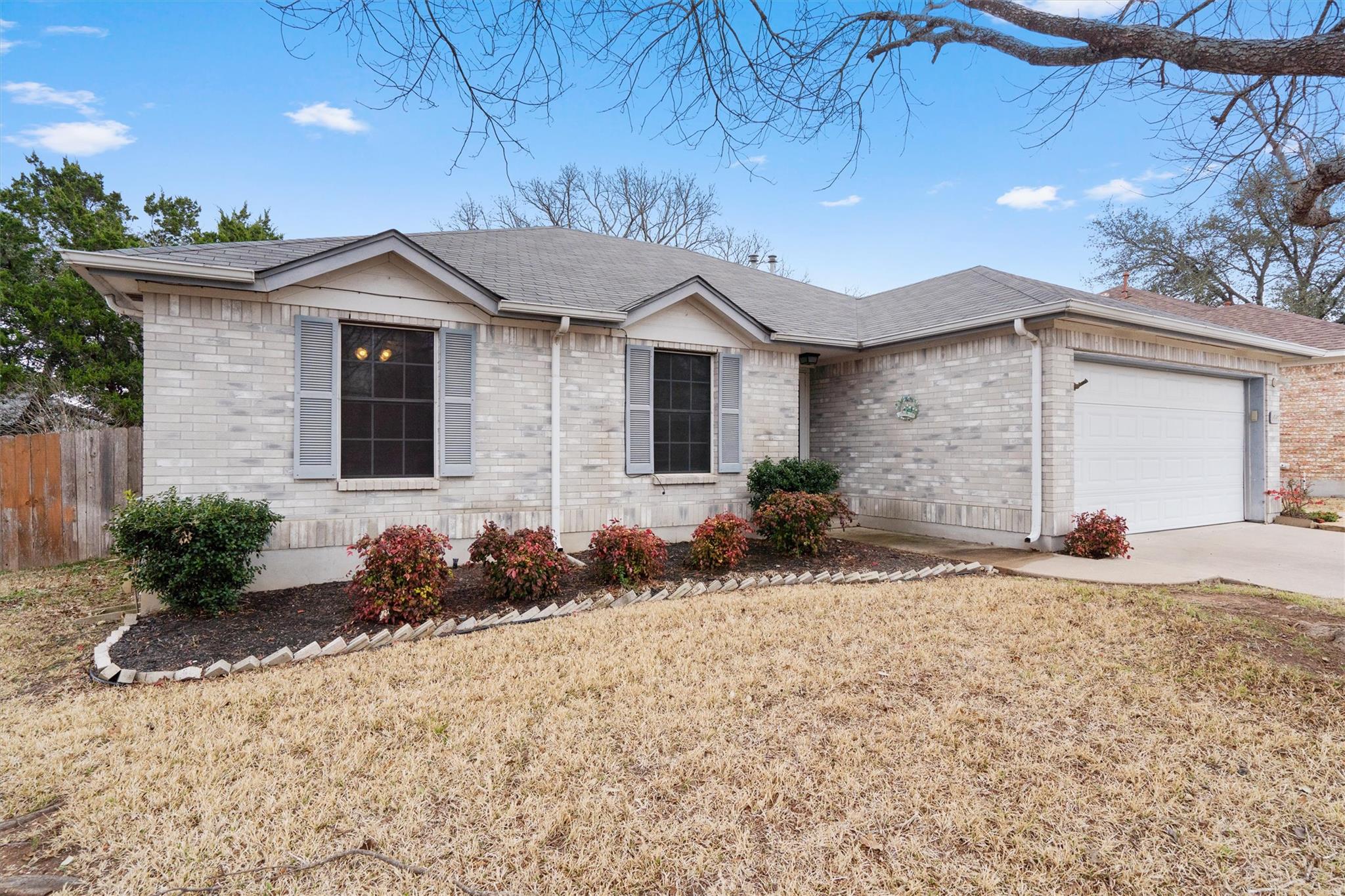 1902 Hollow Ridge Dr Property Photo
