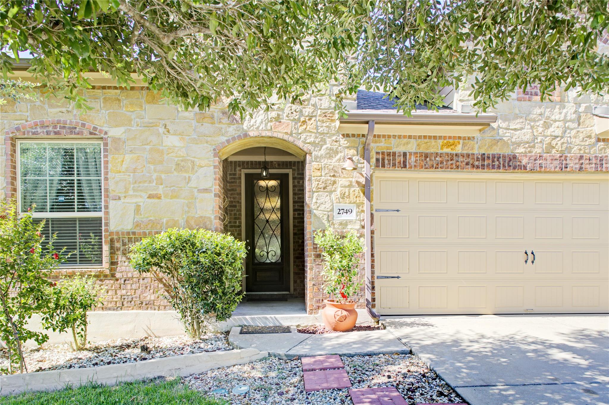 2749 Santa Ana Ln Property Photo 1