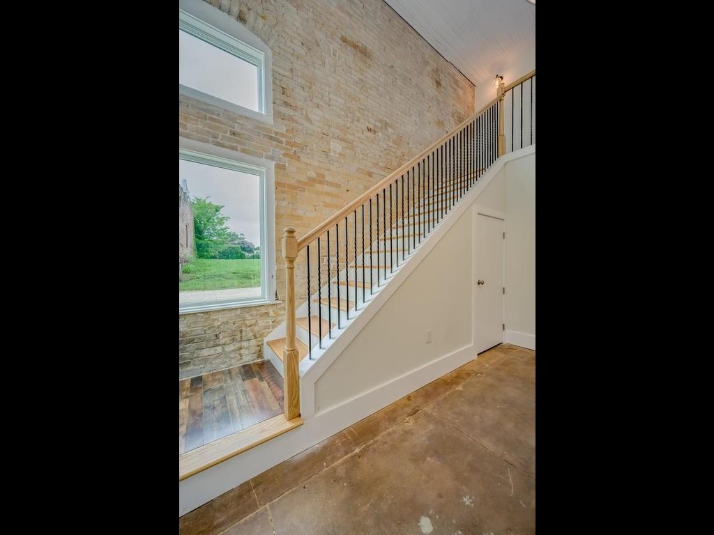 110 S Main St #104 Property Photo 12