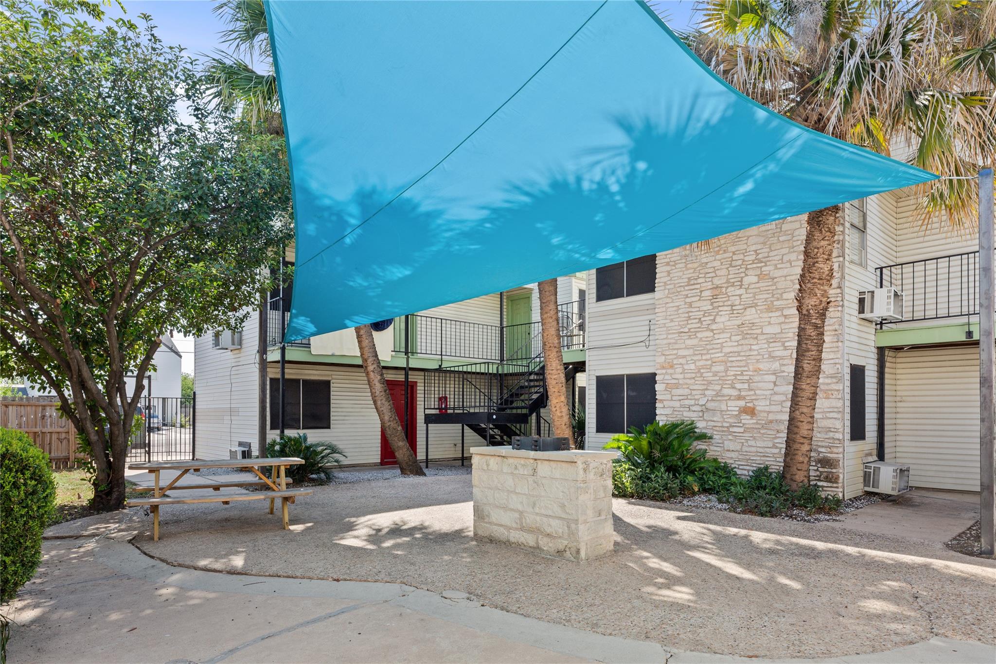 4314 Gillis St Property Photo 3