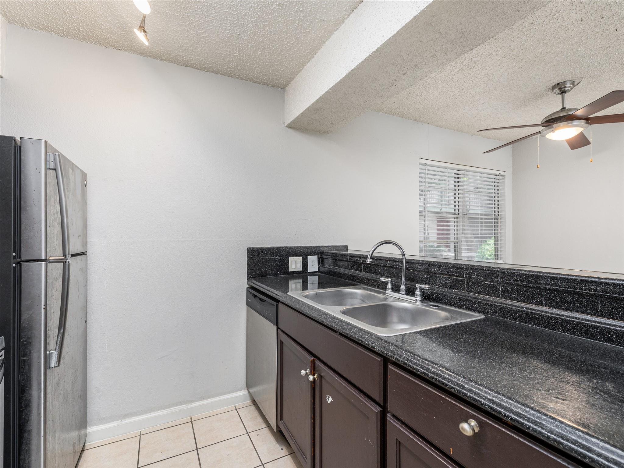 4314 Gillis St Property Photo 12