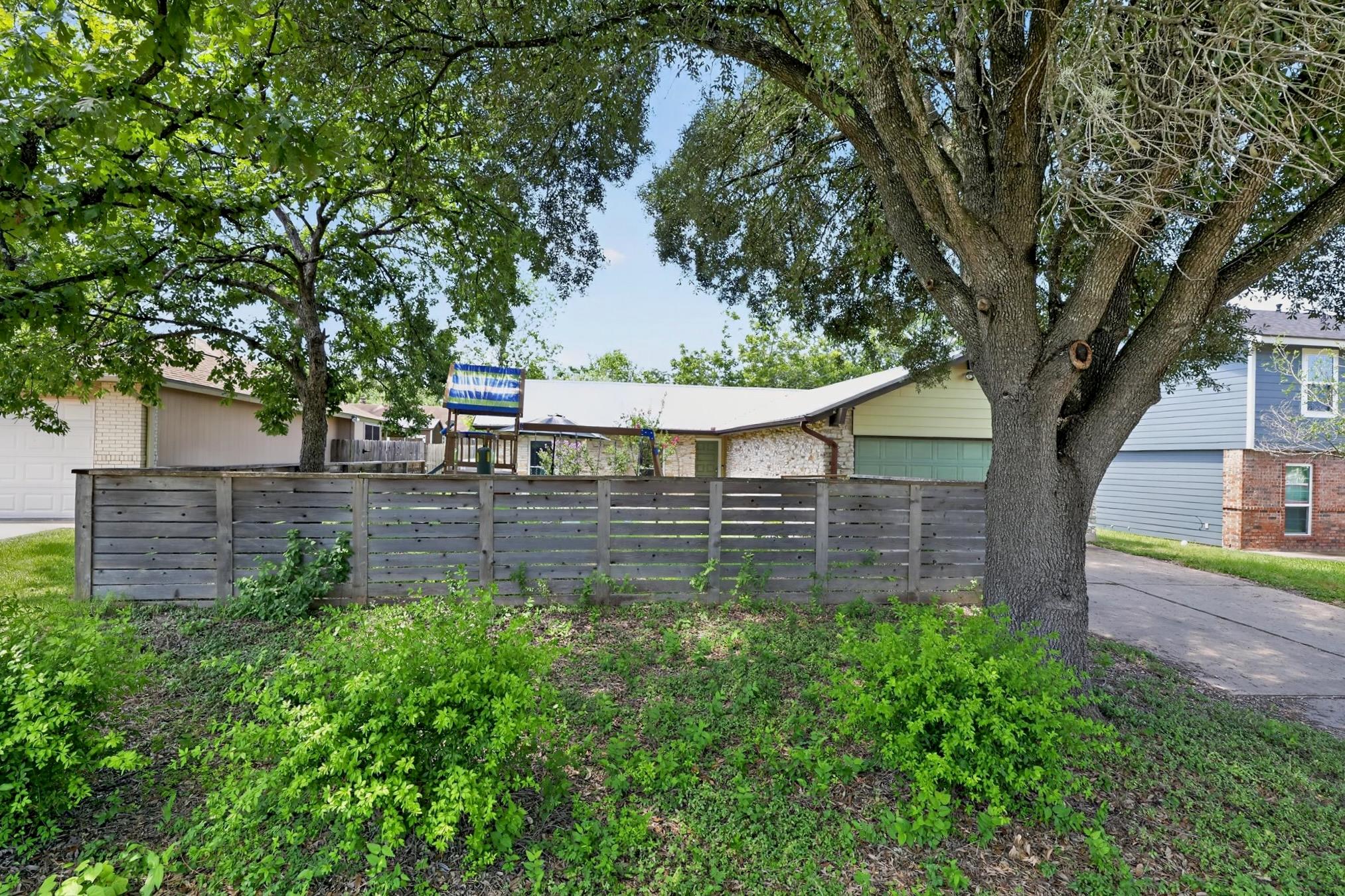 1213 Dunstan Dr Property Photo 1