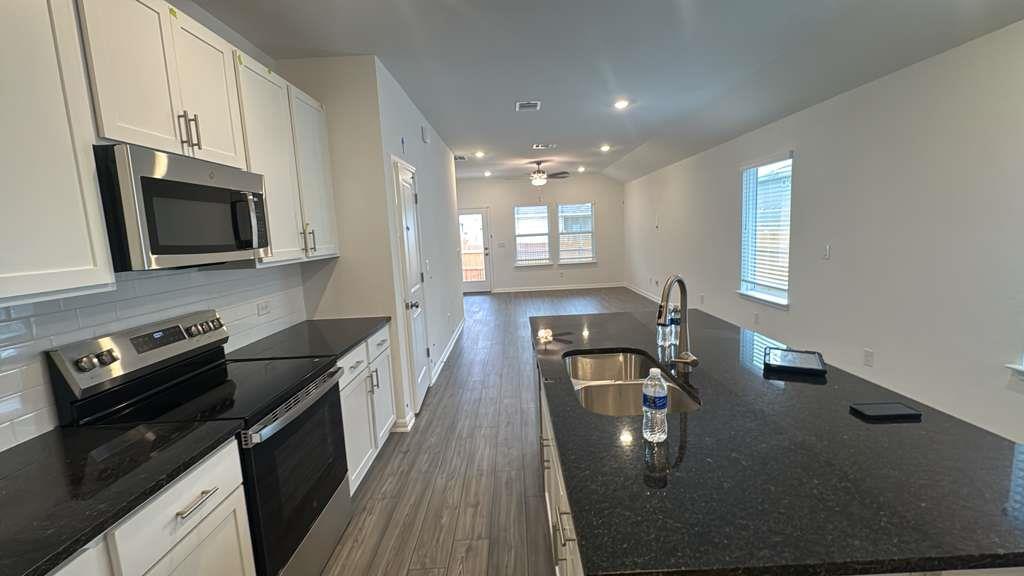 444 Breccia Trl Property Photo 3