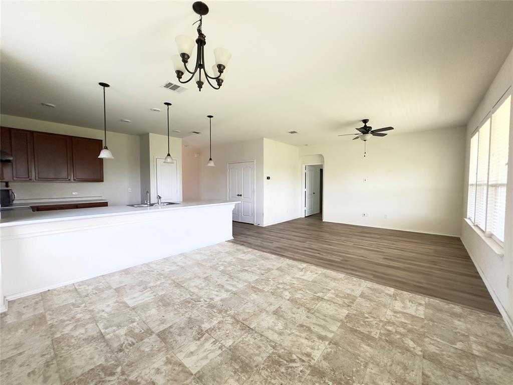 12409 Franklin D Roosevelt St Property Photo 4