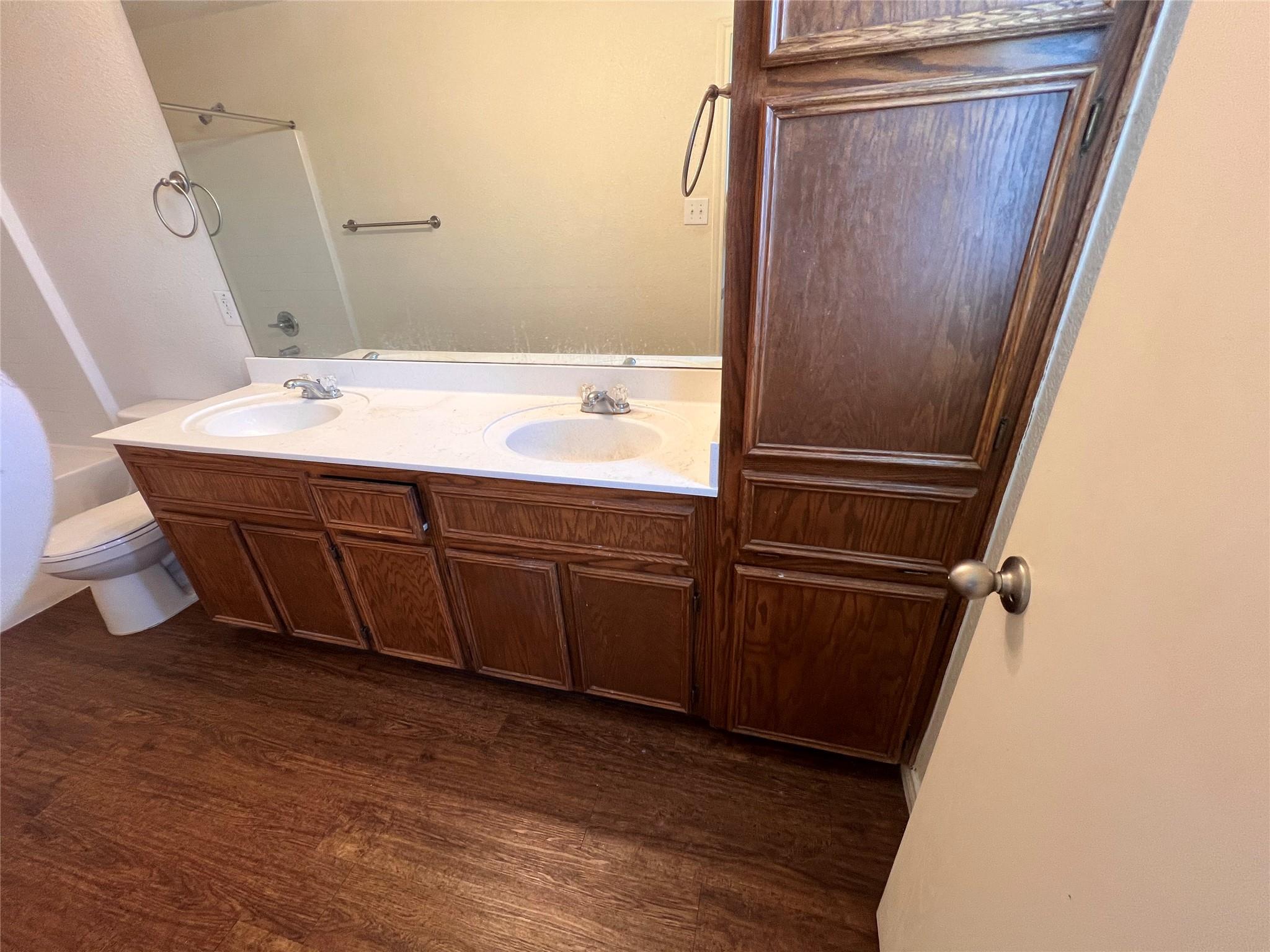 904 Lasso Dr #a Property Photo 2