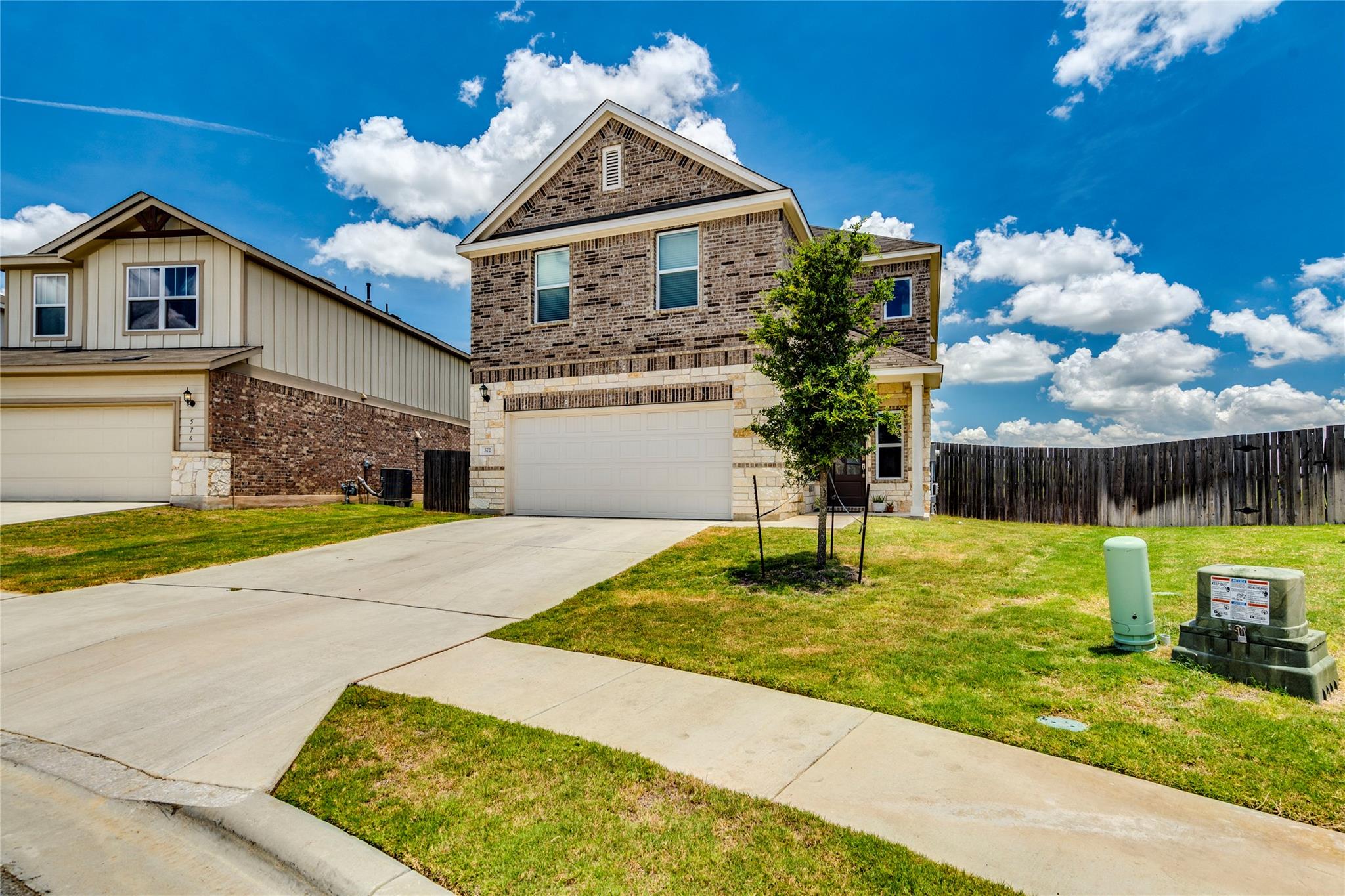 572 Pepperbark Loop Property Photo 4