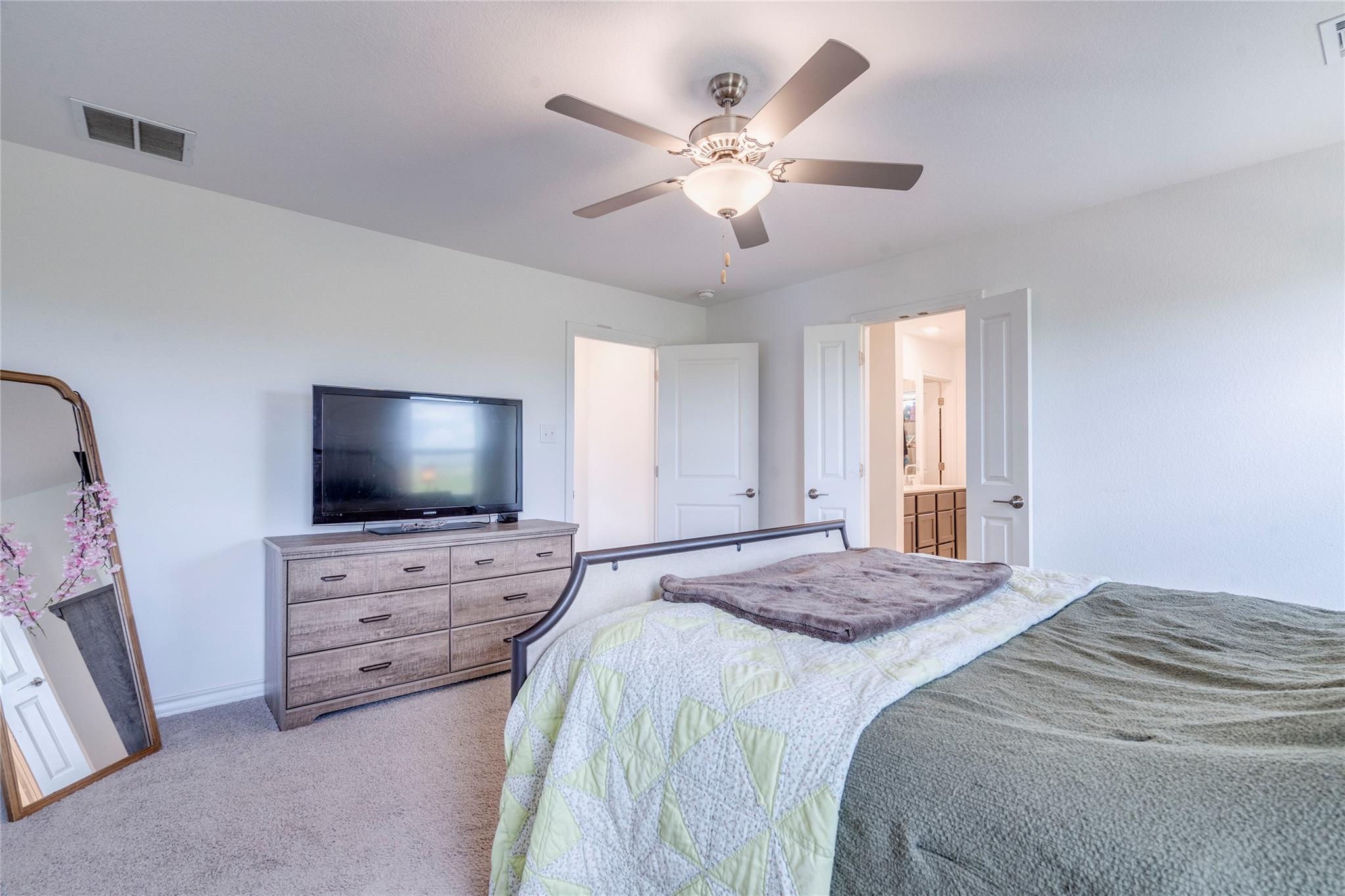 572 Pepperbark Loop Property Photo 19