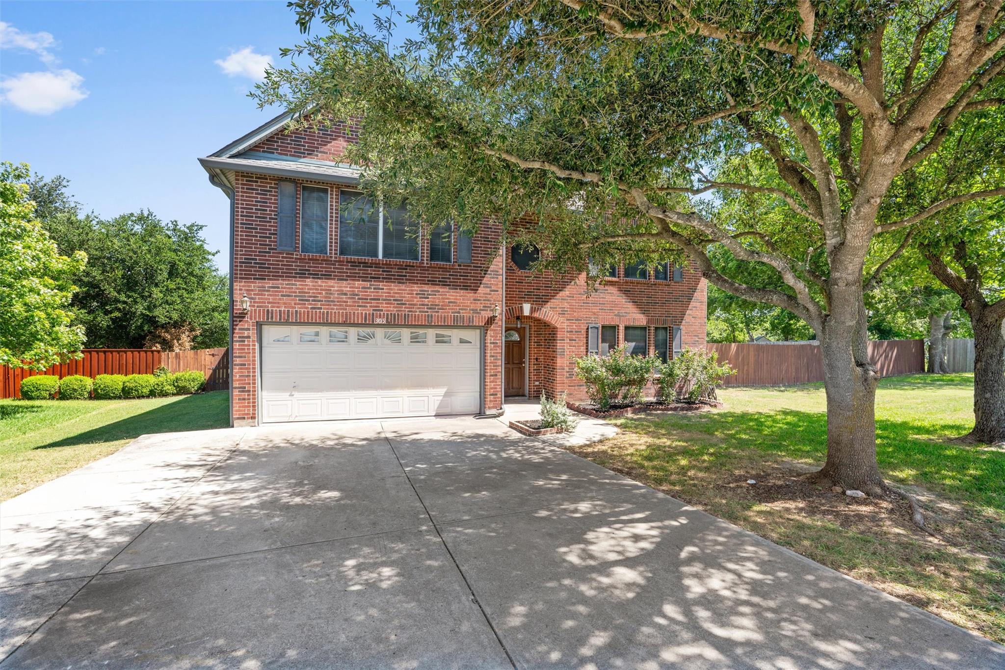 305 Santolina Ln