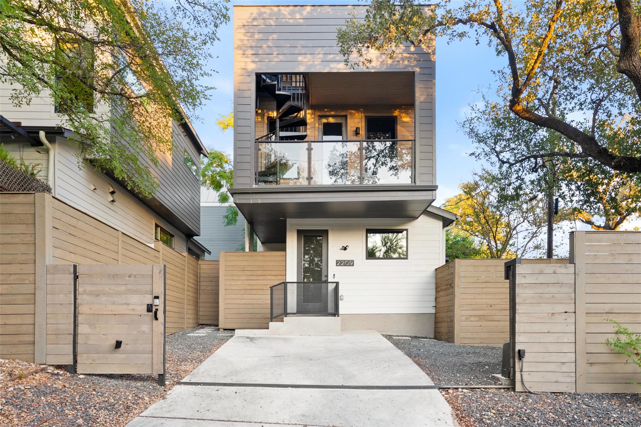 2209 Rae Dell Ave Property Photo 1