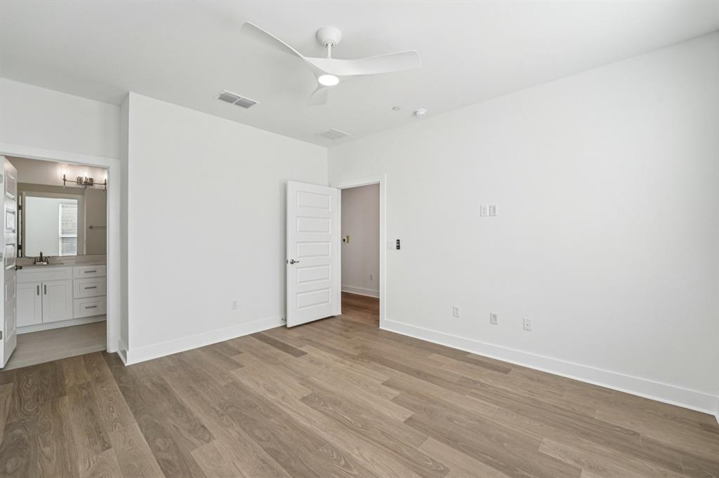 200 W 56th St #8104 Property Photo 9