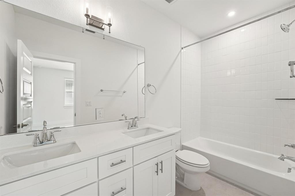 200 W 56th St #8104 Property Photo 12
