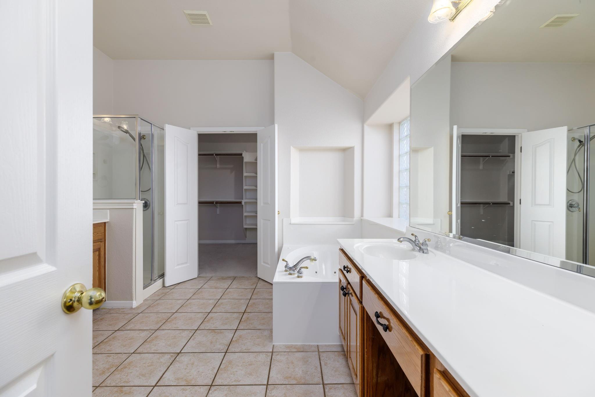 2901 Cashell Wood Dr Property Photo 18
