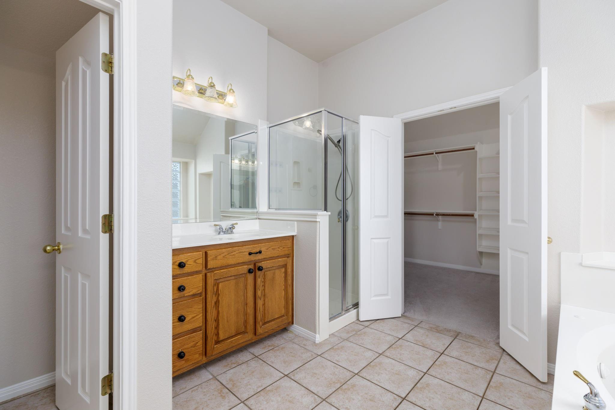 2901 Cashell Wood Dr Property Photo 19