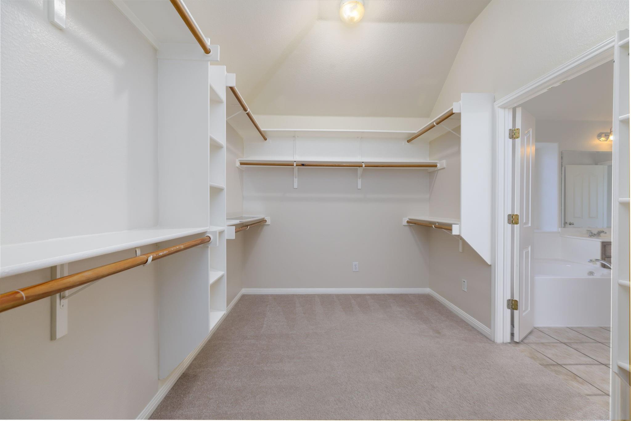 2901 Cashell Wood Dr Property Photo 21