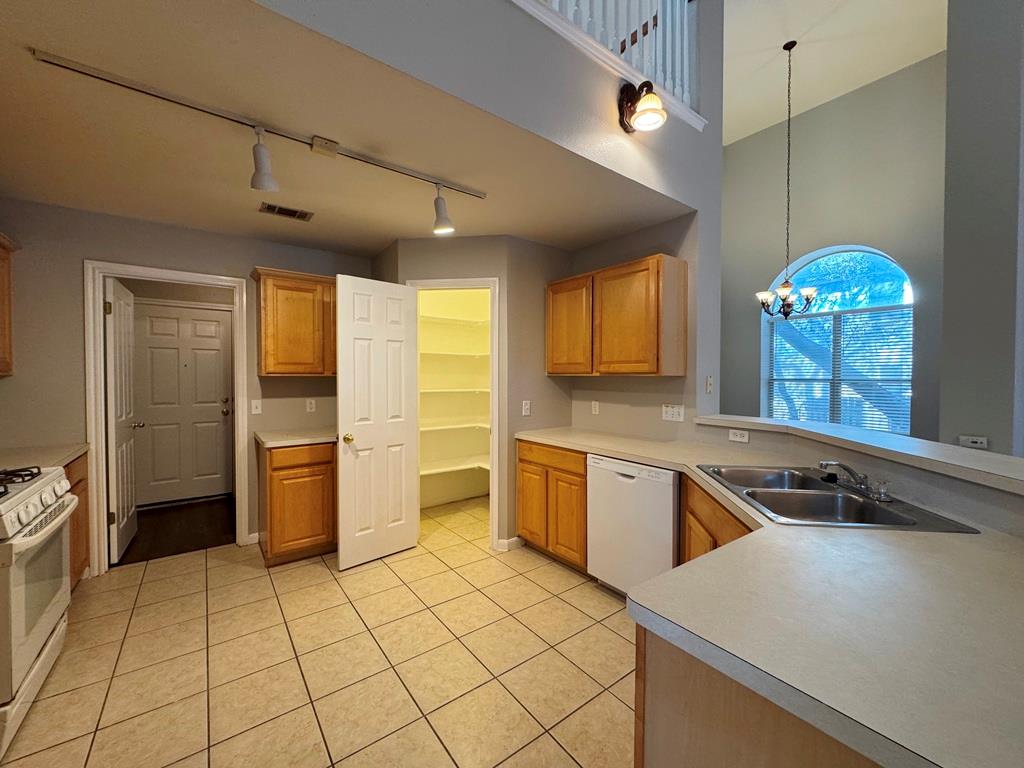 5305 Tamango Way Property Photo 13