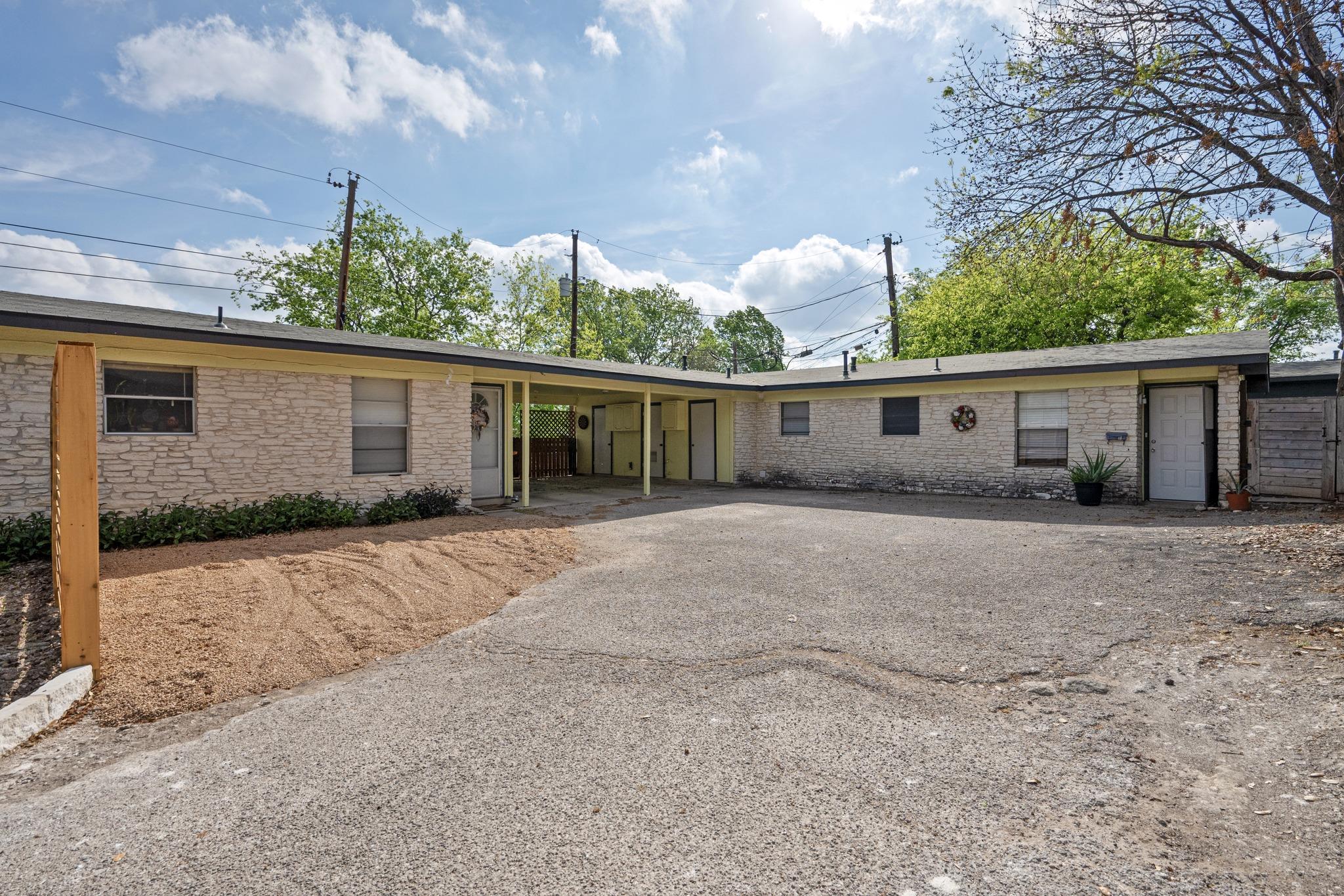3313 S Oak Dr Property Photo 4